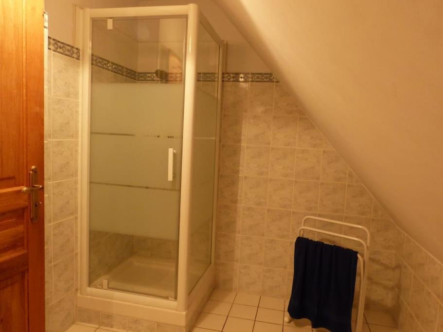 Studio Dans Une Chaumiere De Caractere Baud Exterior foto