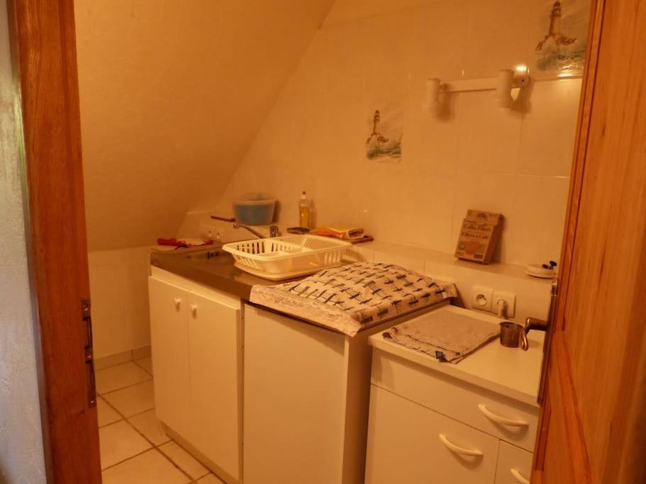 Studio Dans Une Chaumiere De Caractere Baud Exterior foto