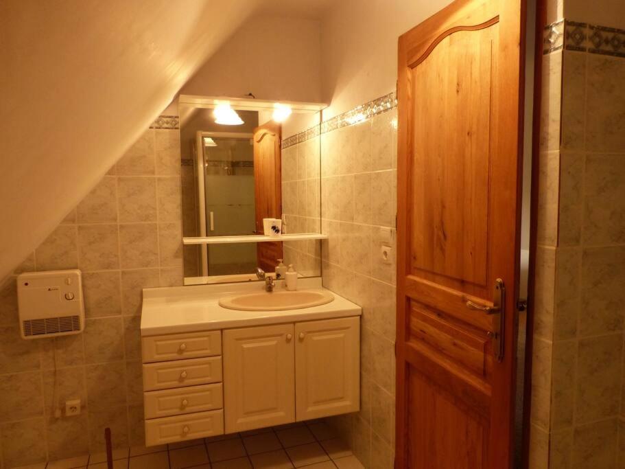 Studio Dans Une Chaumiere De Caractere Baud Exterior foto